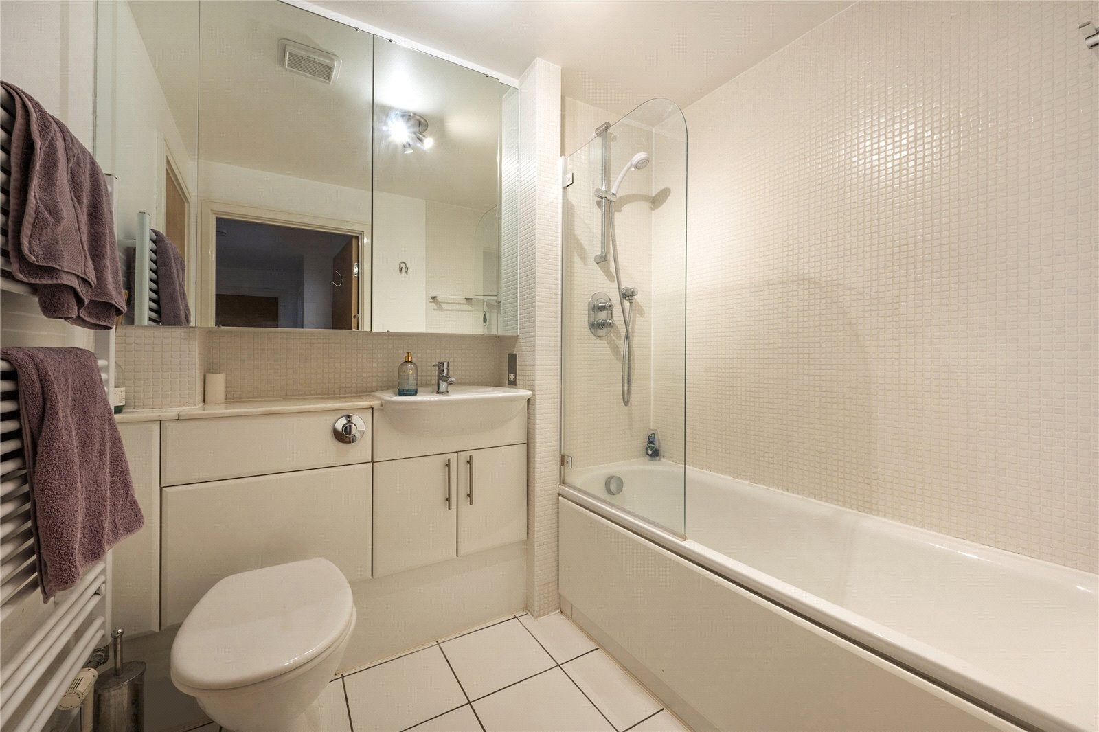 Flat Cassilis Road in Greater London