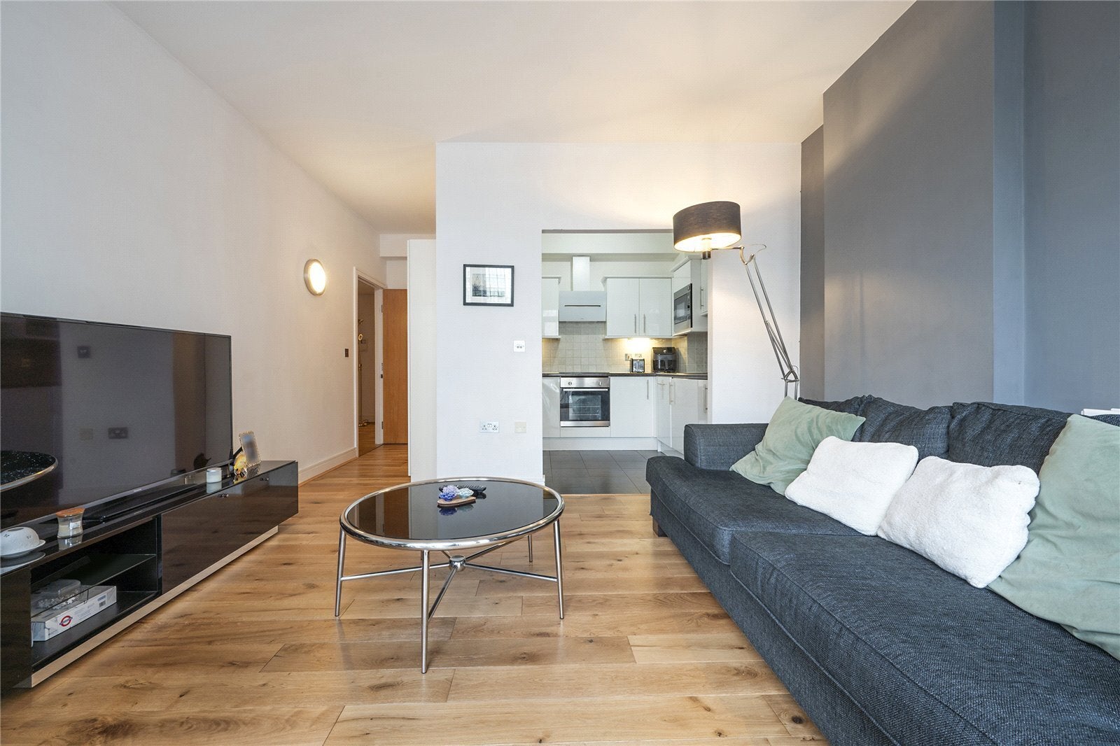 Flat Cassilis Road in Greater London