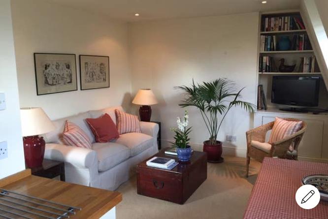 Flat Salcott Road in Greater London
