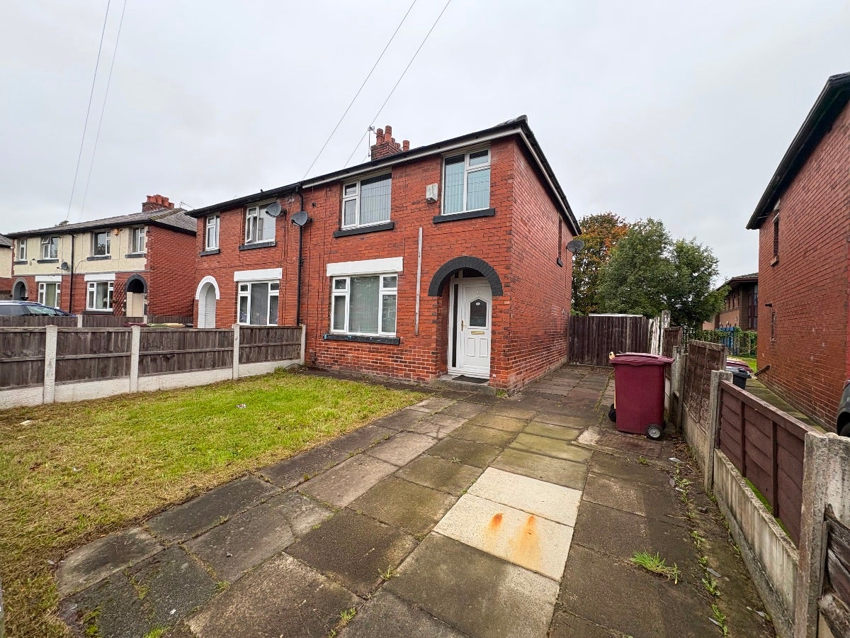 House Ramsay Avenue in Farnworth