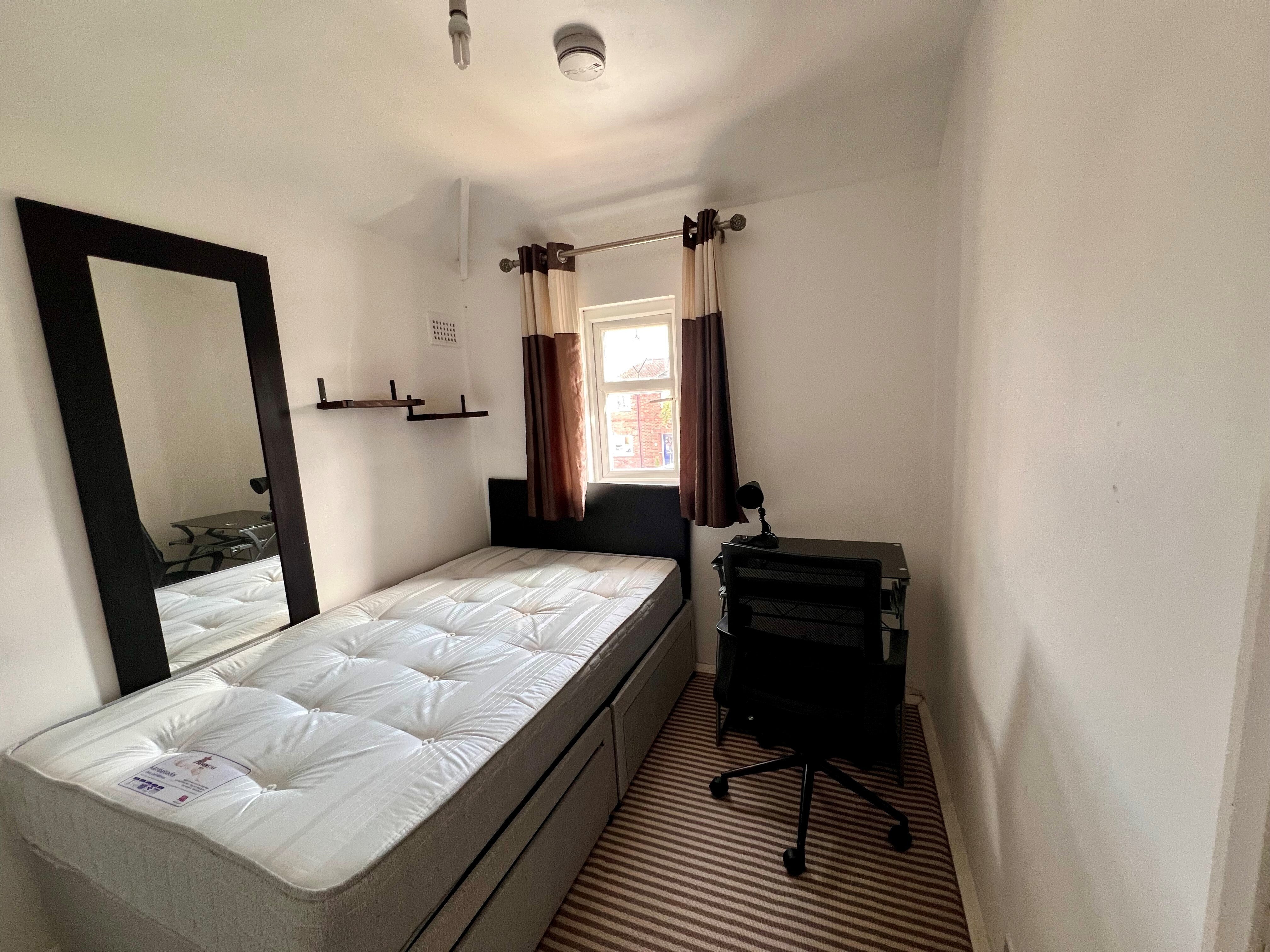 Room Woodstock Road in Worcester