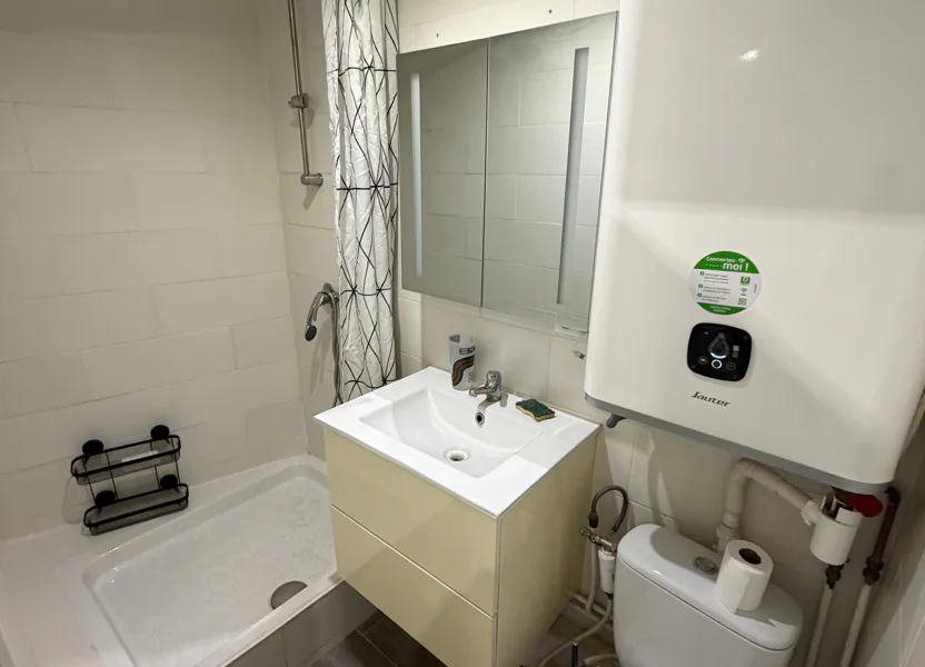 Flat Rue Sainte-Marguerite in Pantin