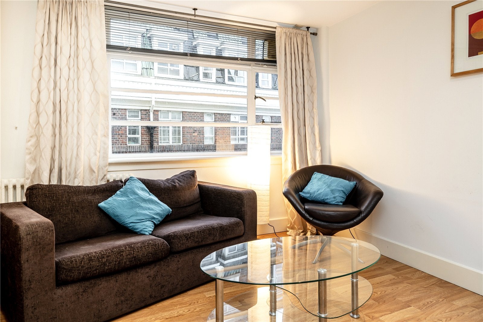 Flat Sloane Avenue in Greater London