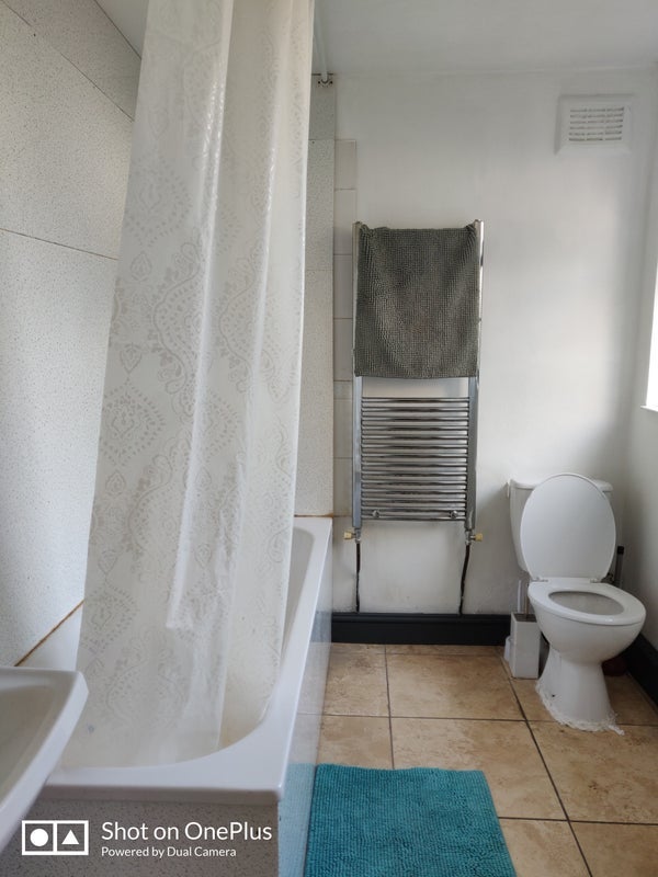 Room Manbey Grove in Greater London