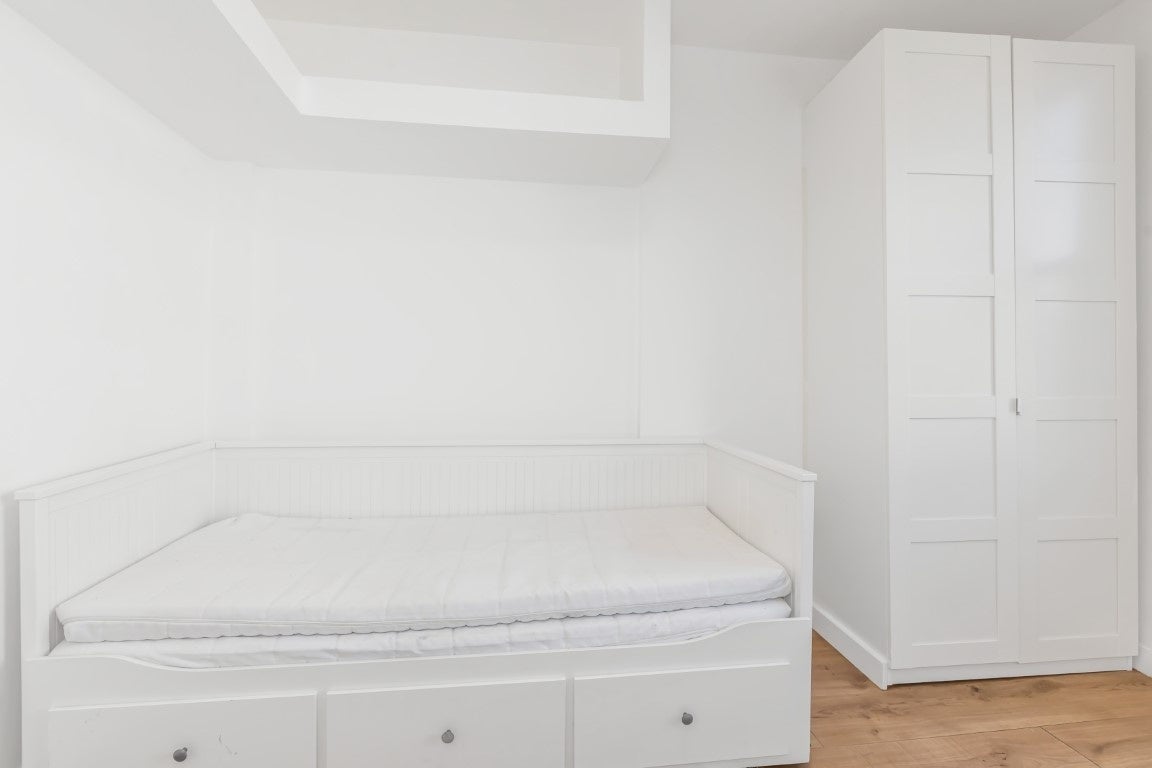 Flat Warwick Road in Greater London