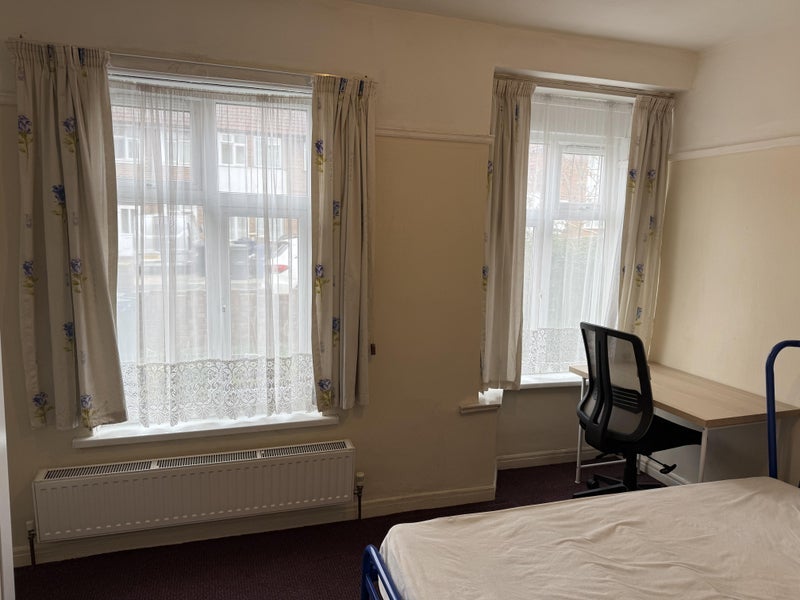 Room Saint Andrews Road in Greater London