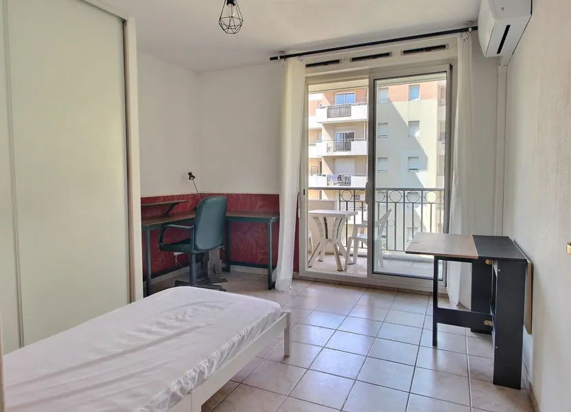 Flat Rue Saint-Étienne in Marseille