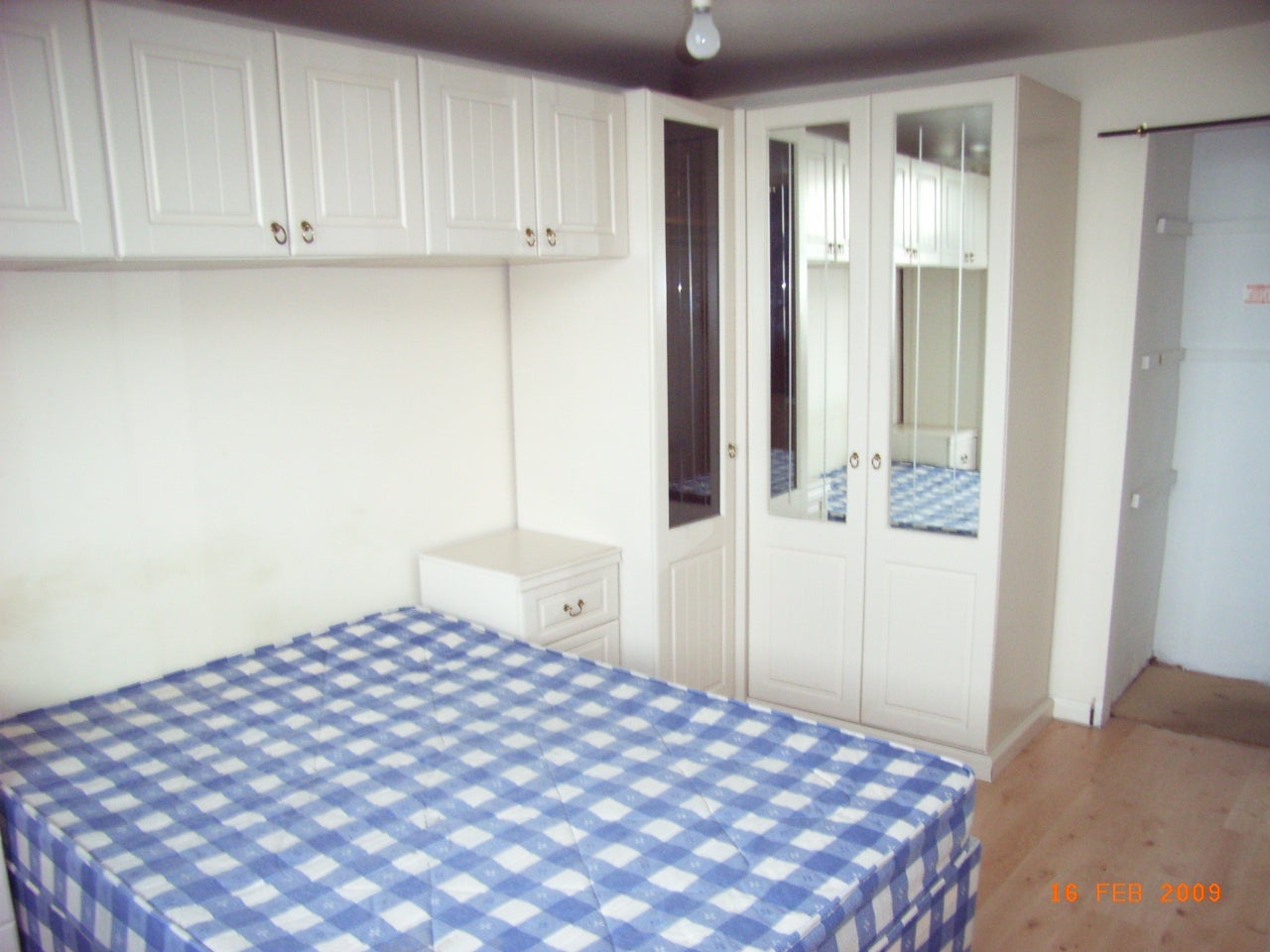 Flat Cowen Avenue in Greater London