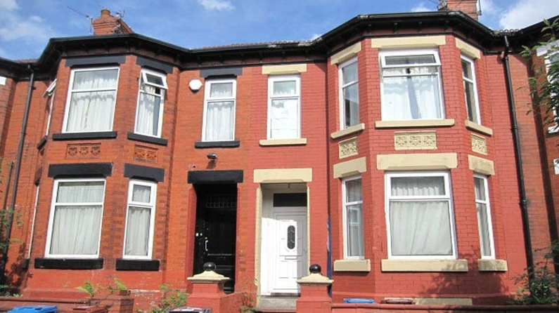 Room Kensington Avenue in Manchester
