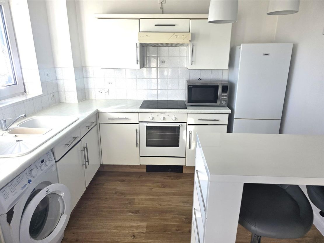 Flat Astley in Grays