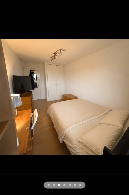 Room Brook Walk in Greater London