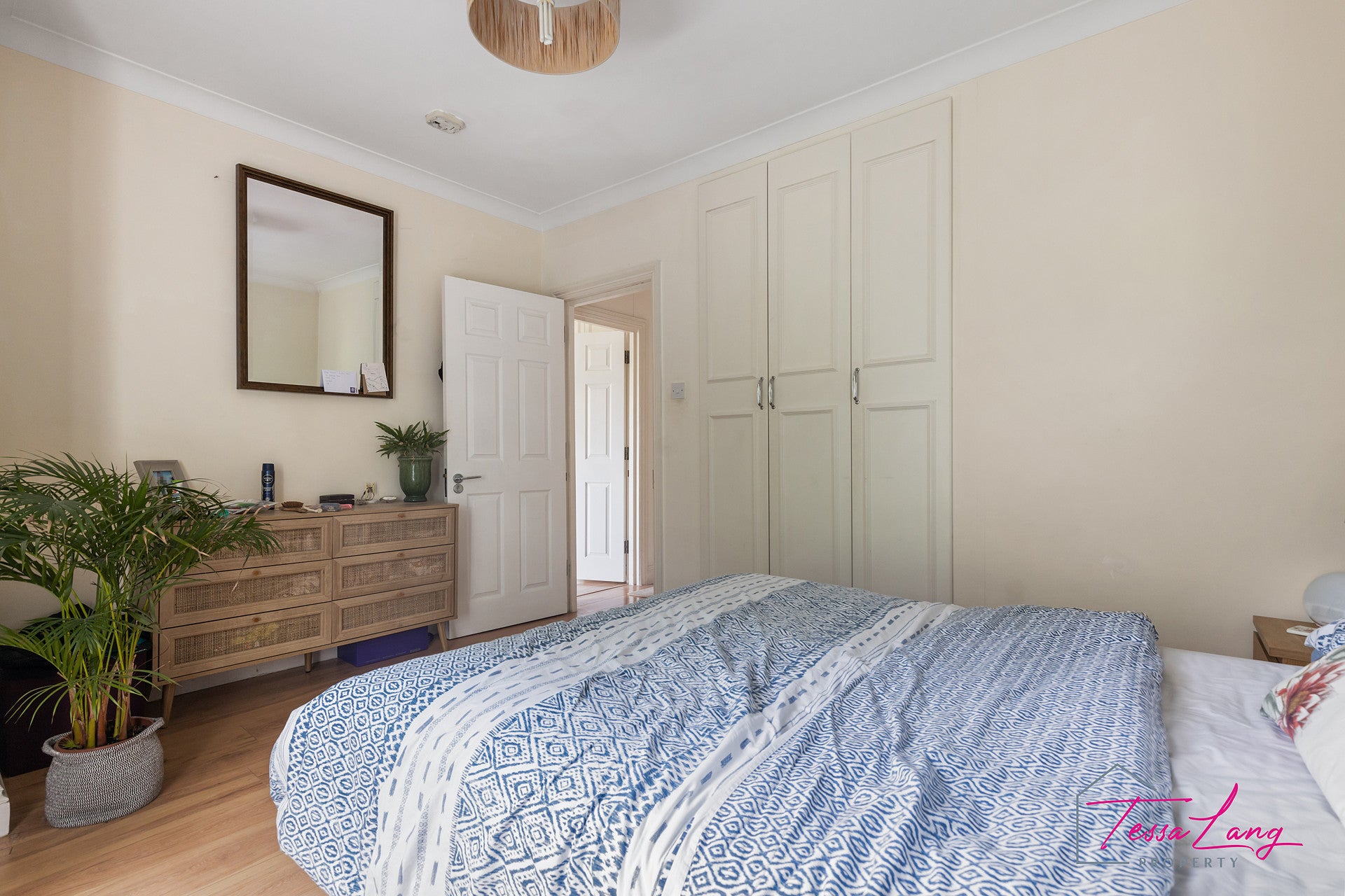 Flat Belsize Park in Greater London