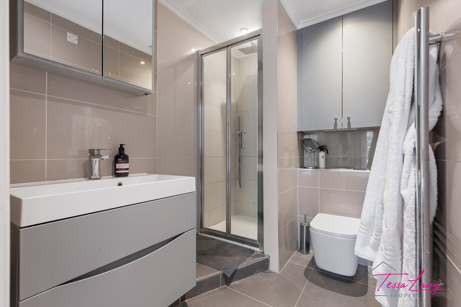 Flat Belsize Park in Greater London