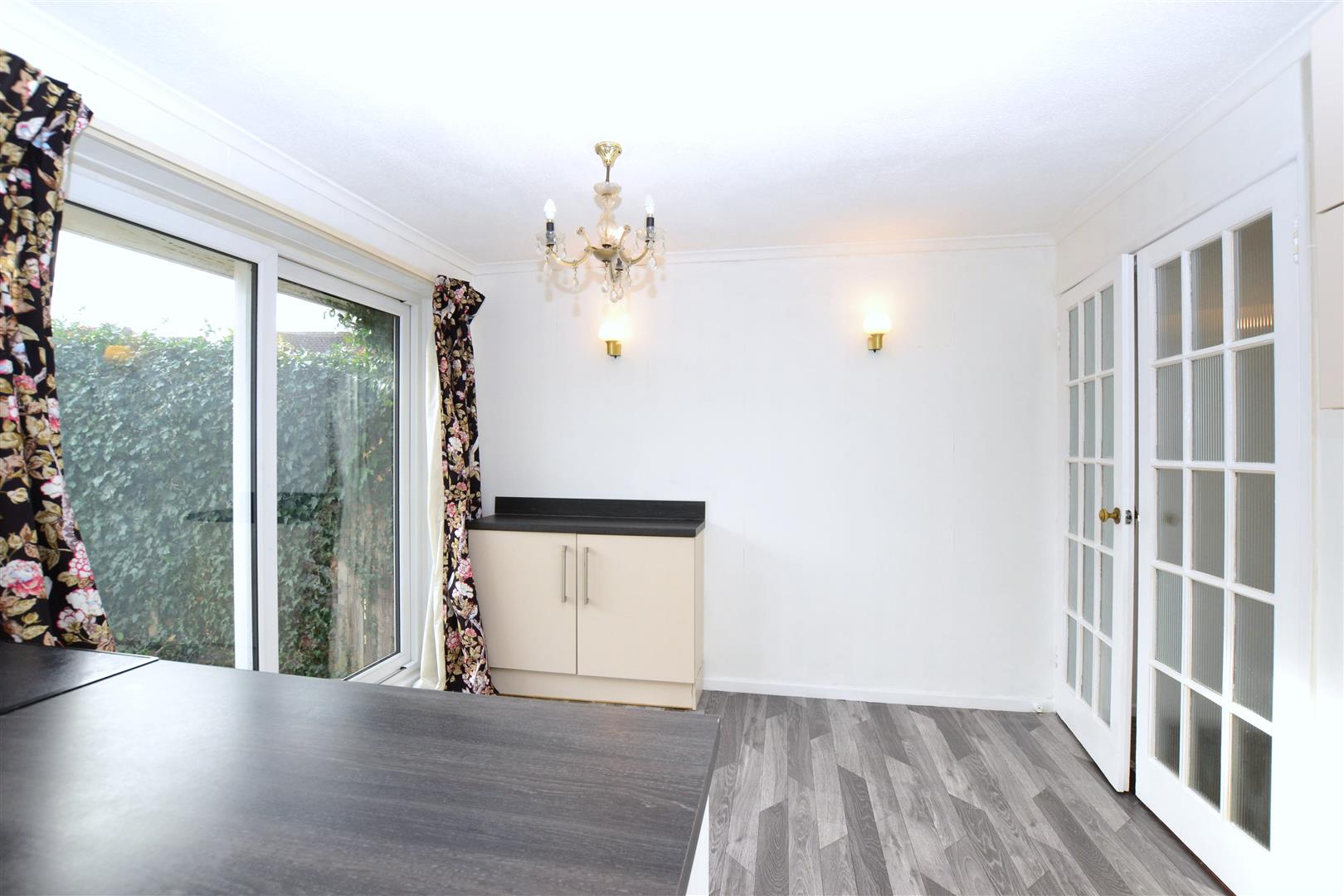House Kingsdown Close in Reading