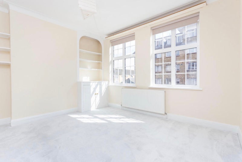 Flat Leigham Avenue in Greater London
