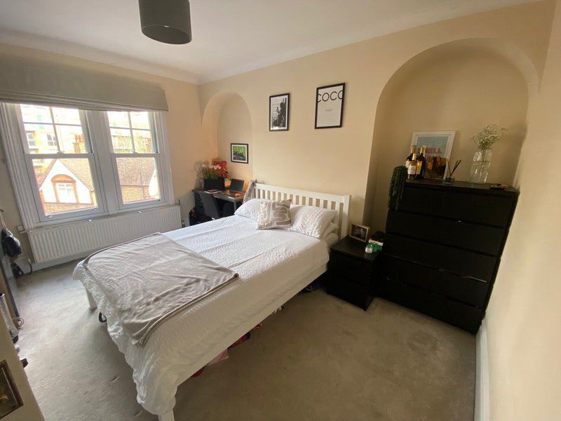 Room Aristotle Road in Greater London