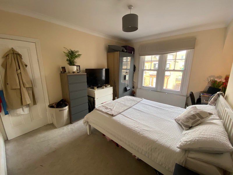 Room Aristotle Road in Greater London