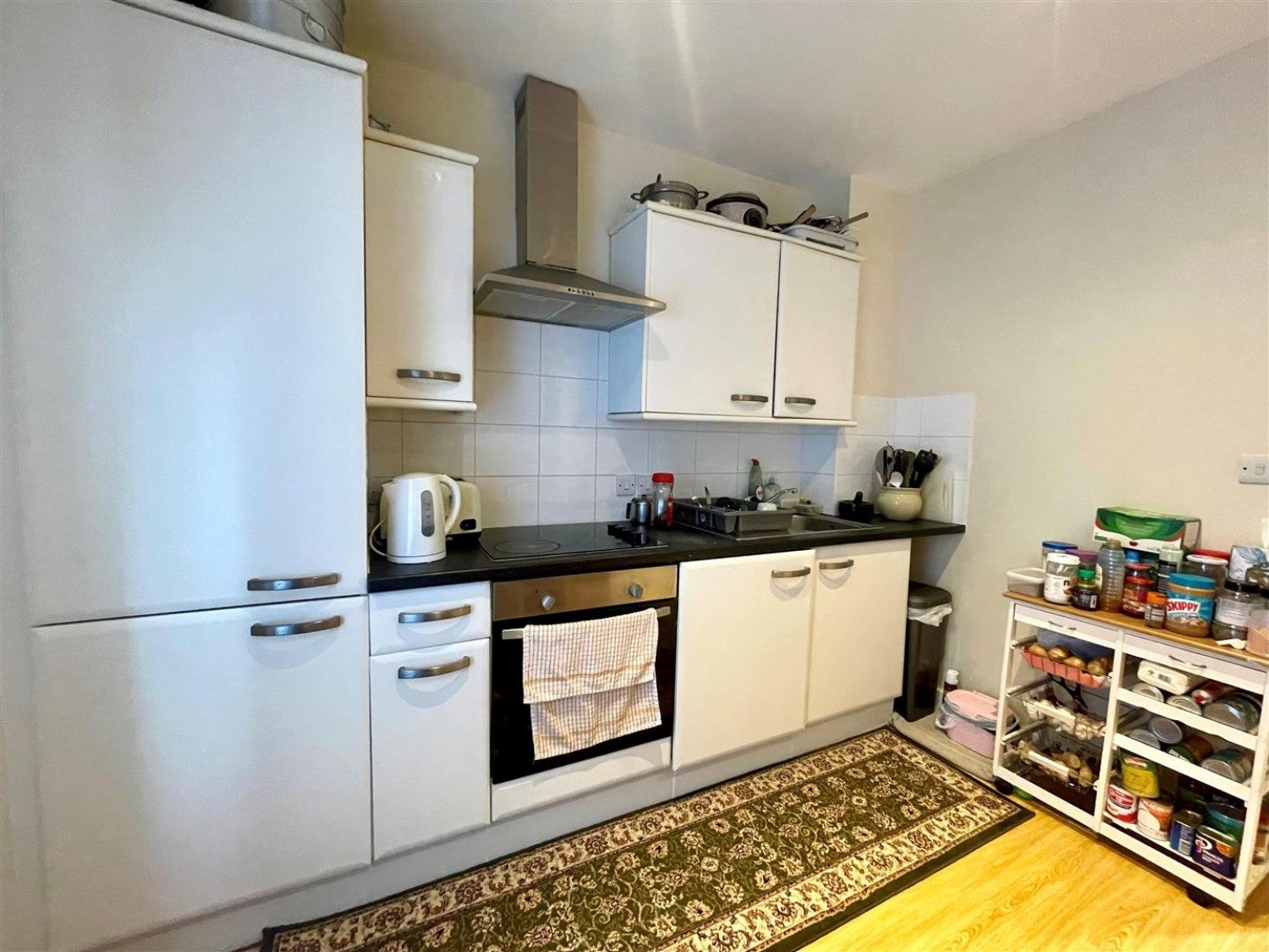 Flat Grosvenor Road in Rushmoor