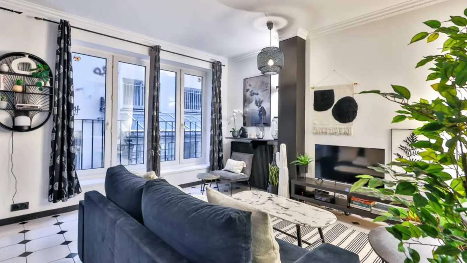 Appartement Cour des Petites Écuries à Paris