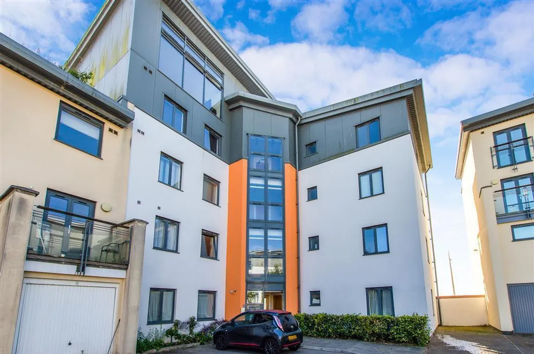 Flat St. Christopher's Court in Swansea