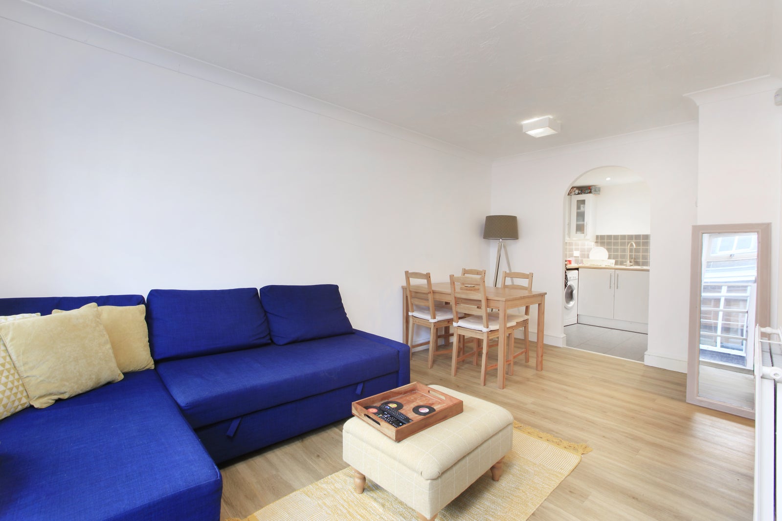 Flat Hillgate Place in Greater London