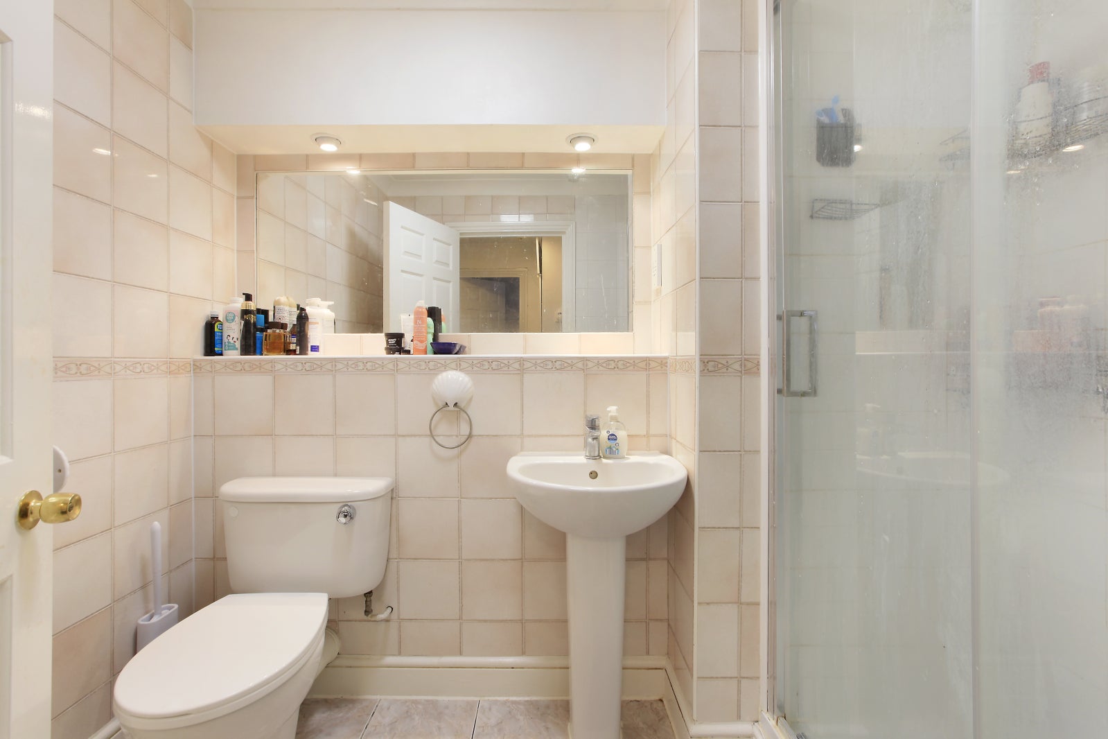 Flat Hillgate Place in Greater London