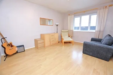 Flat Fairfield Close in Greater London