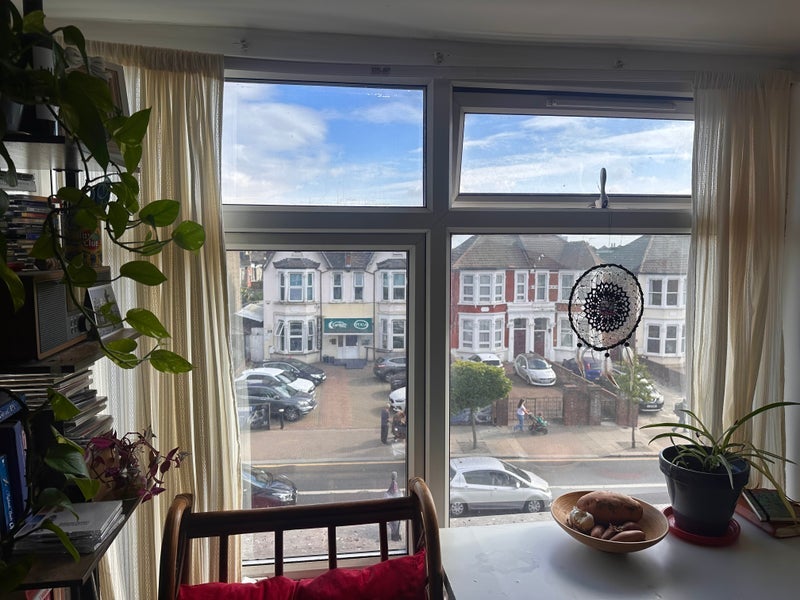 Flat Effingham Road in Greater London