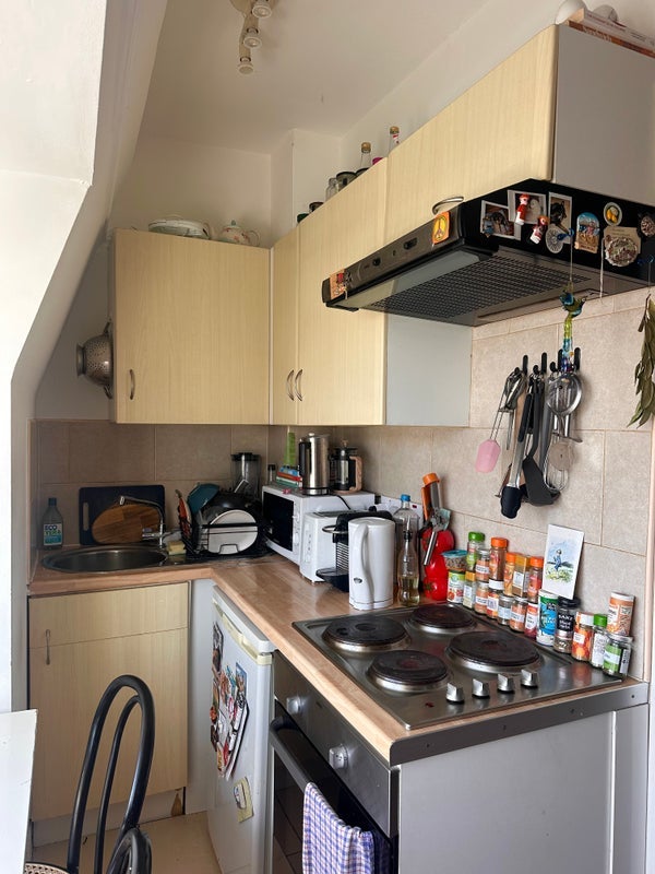 Flat Effingham Road in Greater London