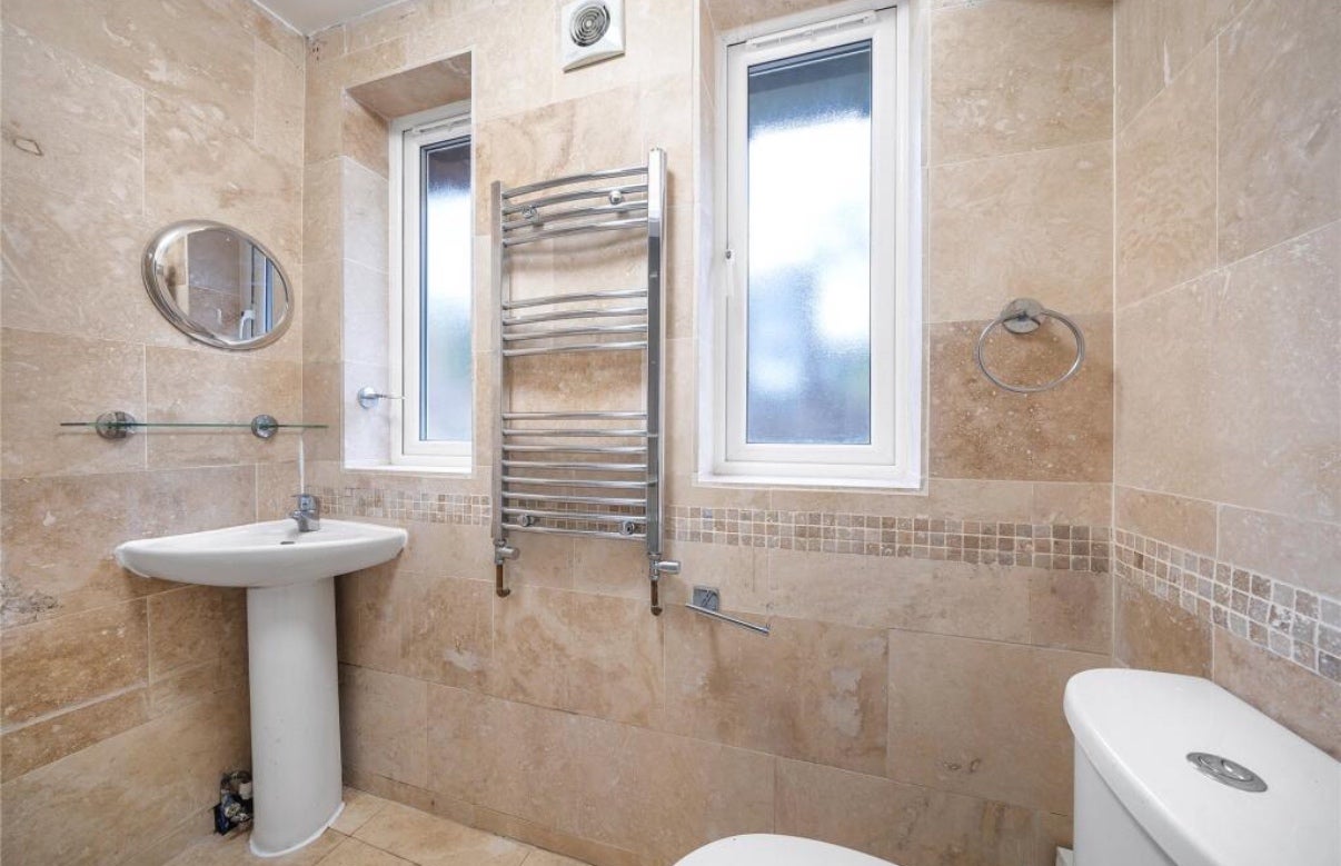 Flat Aldrington Road in Greater London