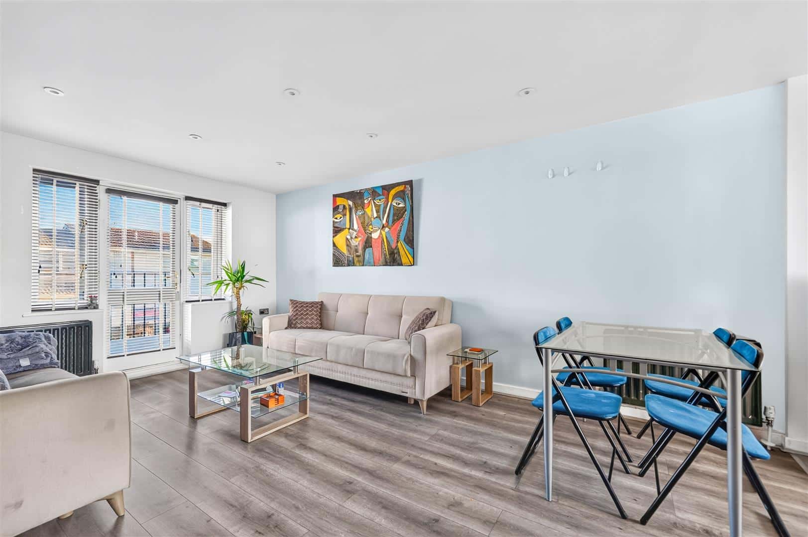 Flat Ridgebrook Road in Greater London