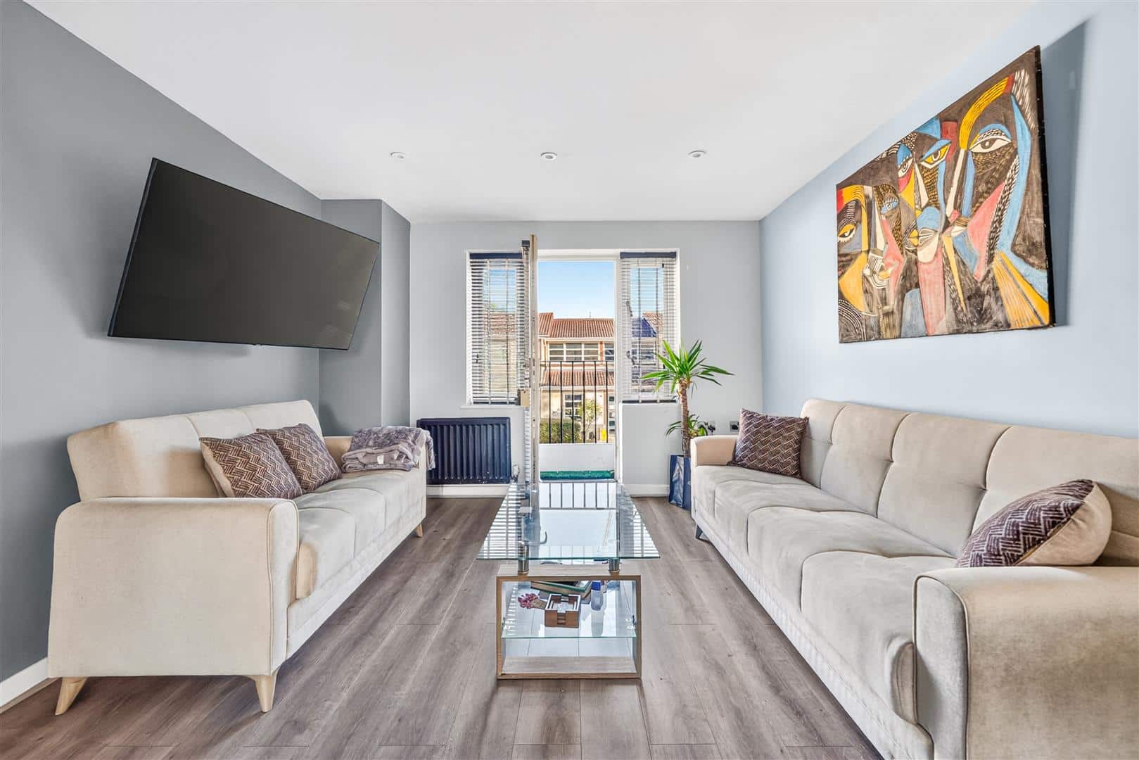 Flat Ridgebrook Road in Greater London
