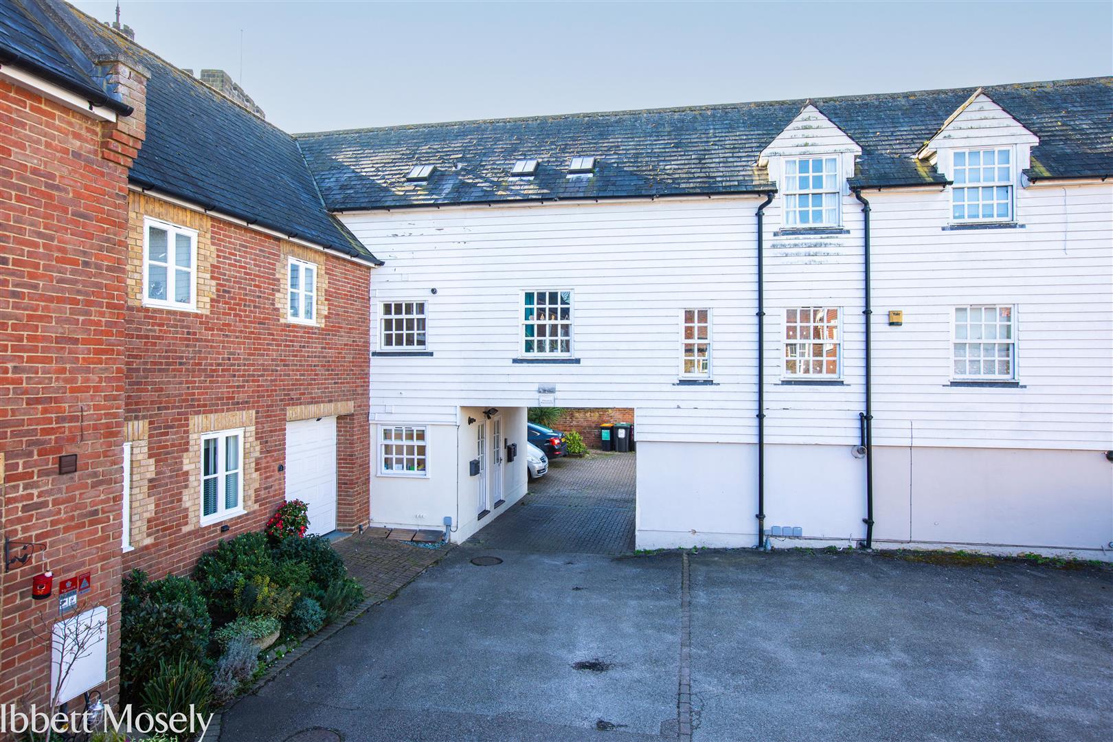 Flat Kinnings Row in Tonbridge and Malling
