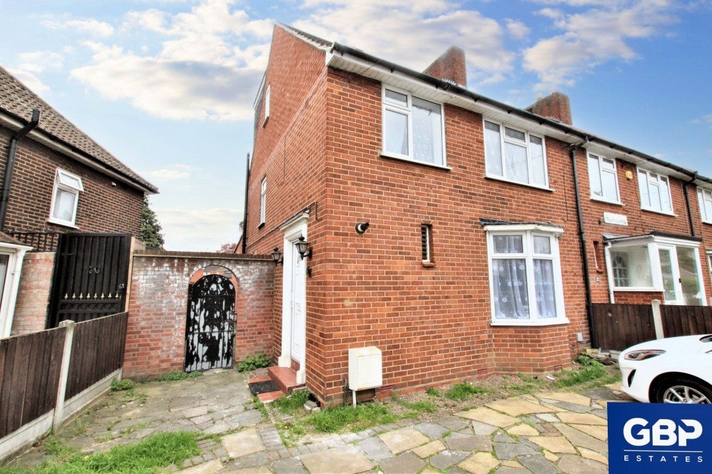 House Stamford Road in Greater London
