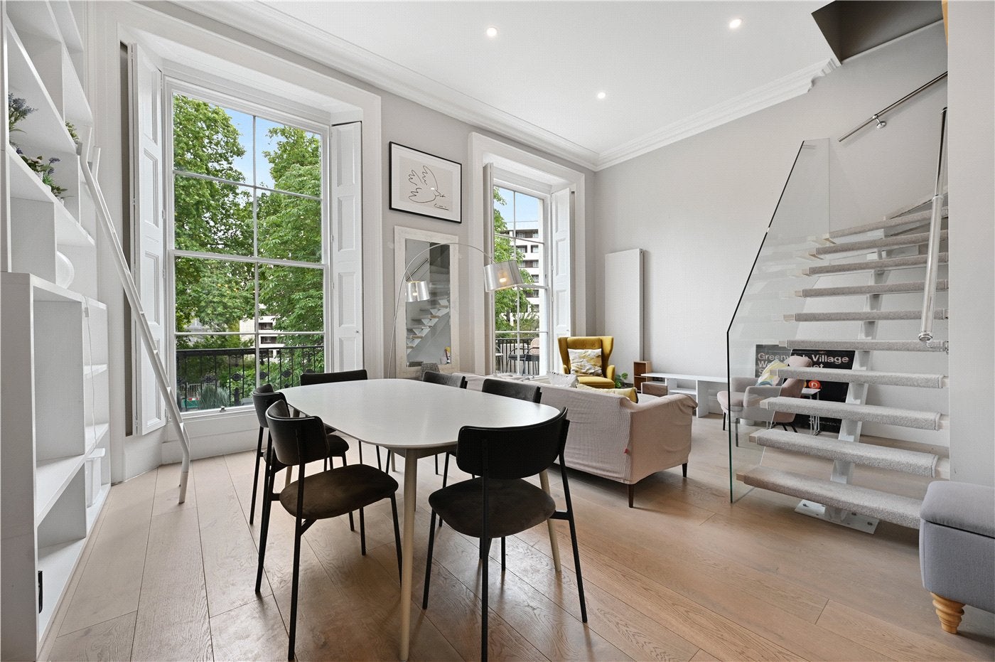 Flat Gloucester Gardens in City of Westminster