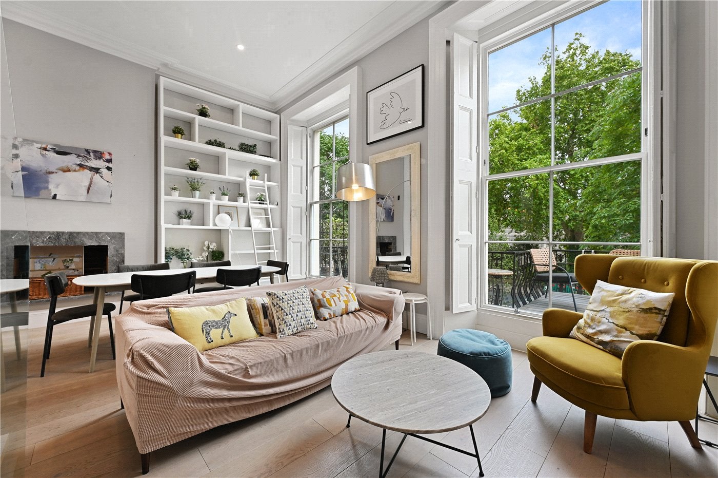 Flat Gloucester Gardens in City of Westminster