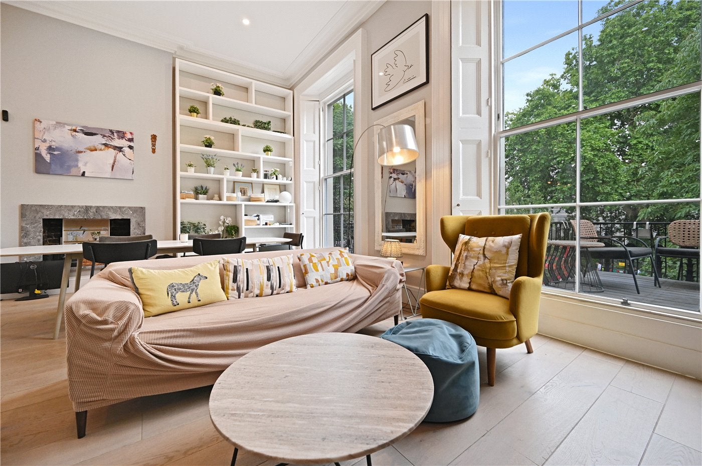 Flat Gloucester Gardens in City of Westminster