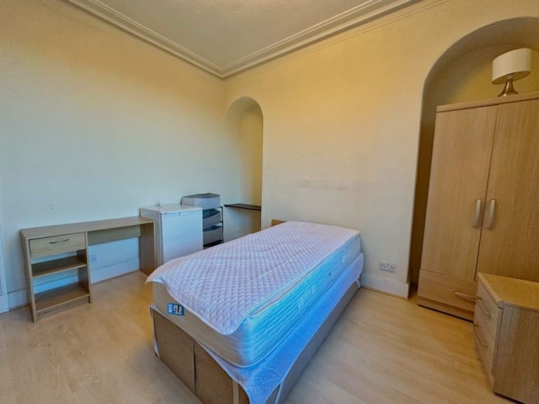 Room Menzies Road in Aberdeen City