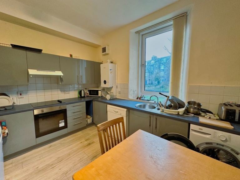 Room Menzies Road in Aberdeen City