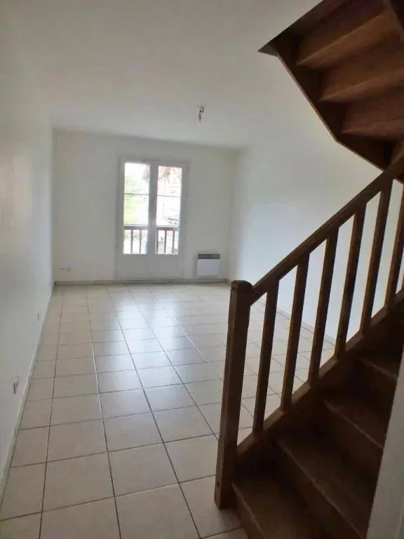 Appartement Chemin d'Ivry la Bataille à La Trinité
