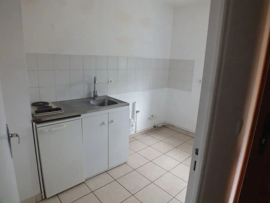 Flat Chemin d'Ivry la Bataille in La Trinité