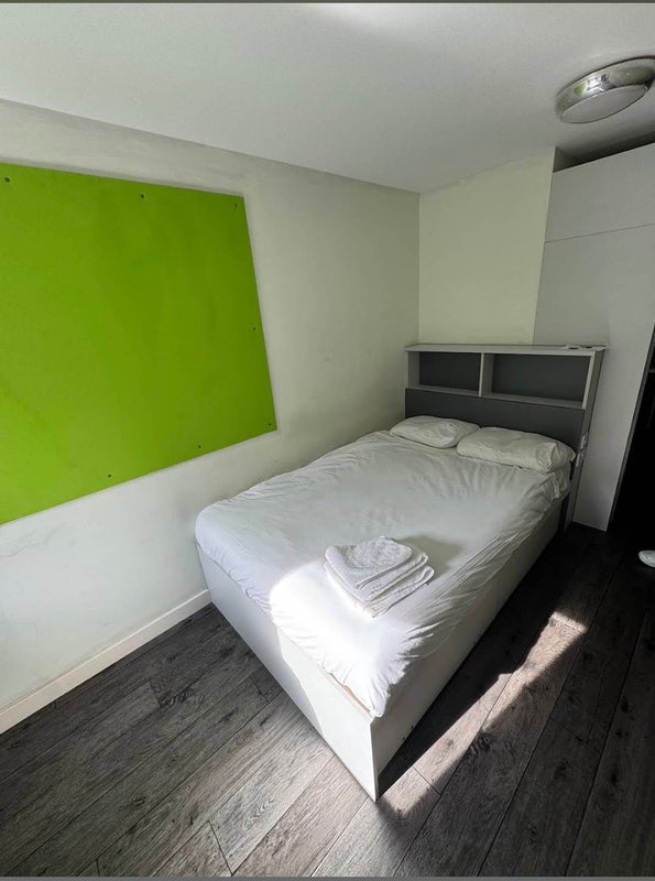 Room Beaverbank Place in City of Edinburgh