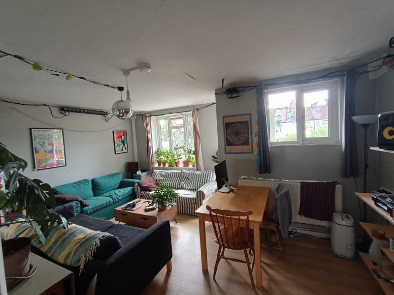 Room New Cross Road in Greater London