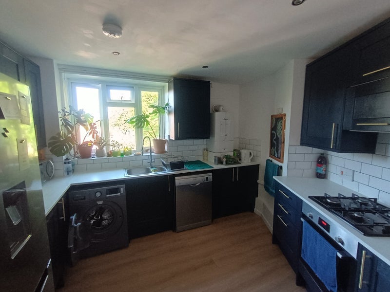 Room New Cross Road in Greater London