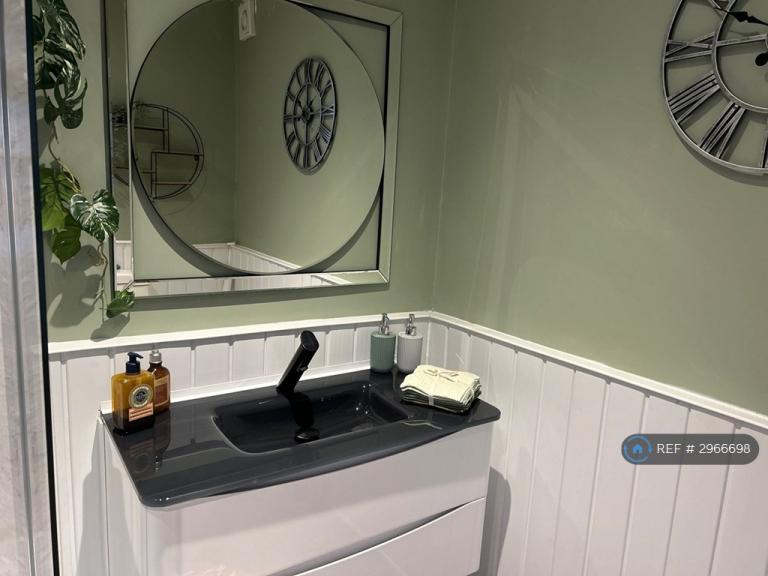 Room Kings Walk in Fenland District