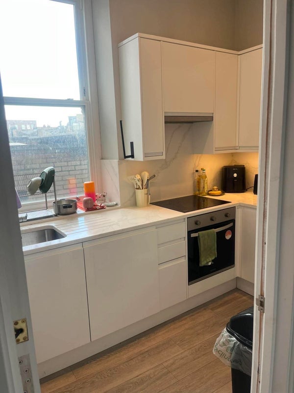 Room Seven Sisters Road in Greater London