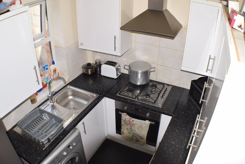Room Wrenbury Street in Liverpool