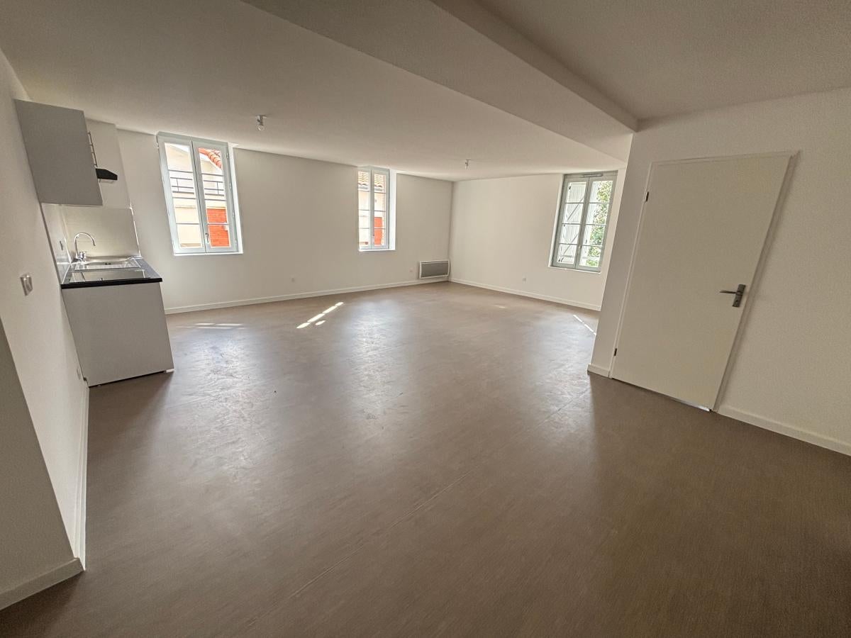 Flat Route de Lacourtensourt in Fenouillet