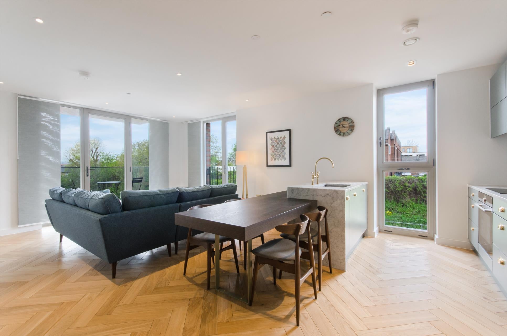 Flat Heritage Lane in Greater London