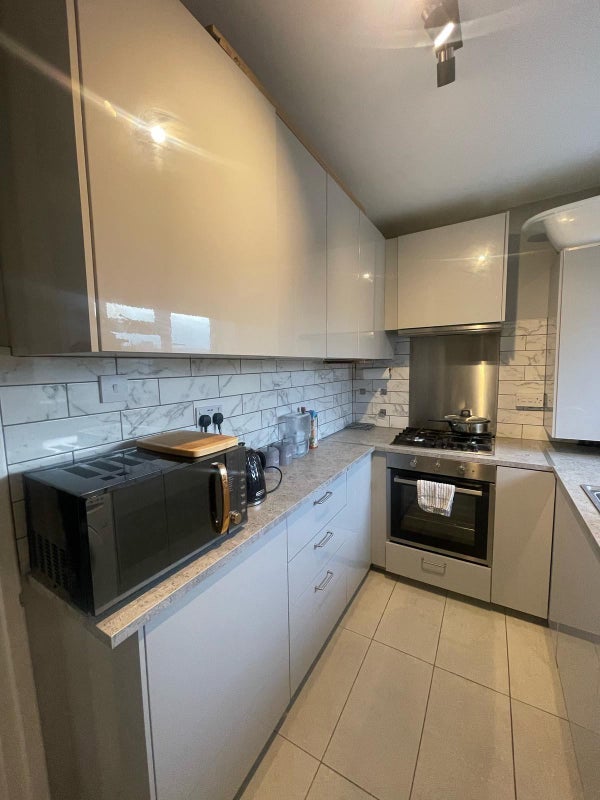 Room Brunel Road in Maidenhead